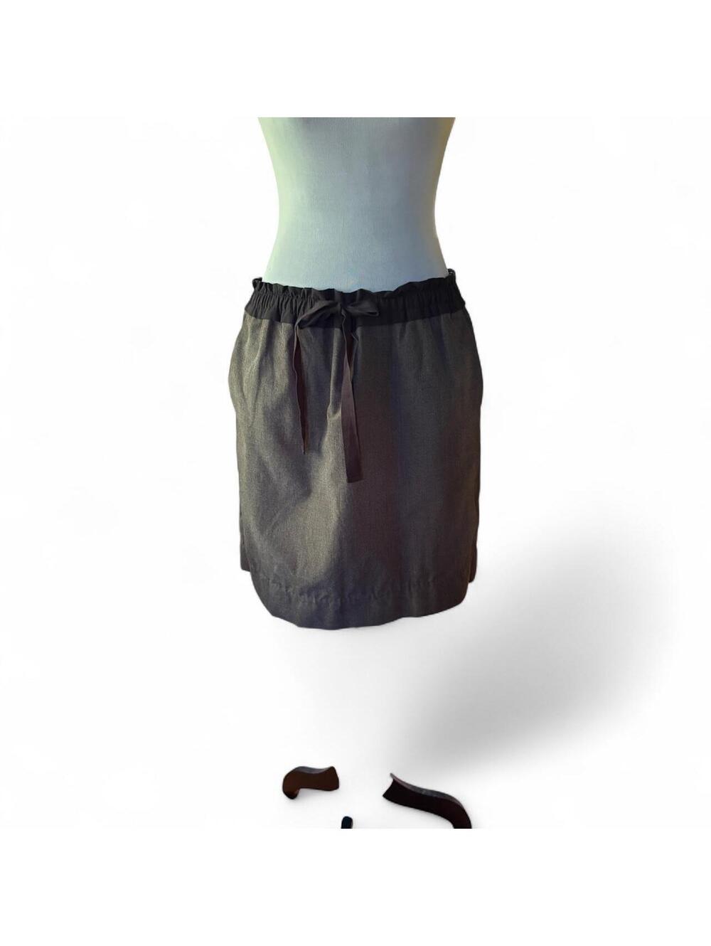 Gap Gray Skirt with Navy Elastic Waistband Size M